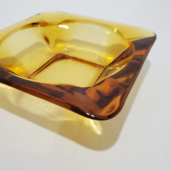 Vtg Amber Gold 4 5/8" Square 4 Cigarette Rest Ashtray MCM by Hazleware G-597 - Picture 5 of 16